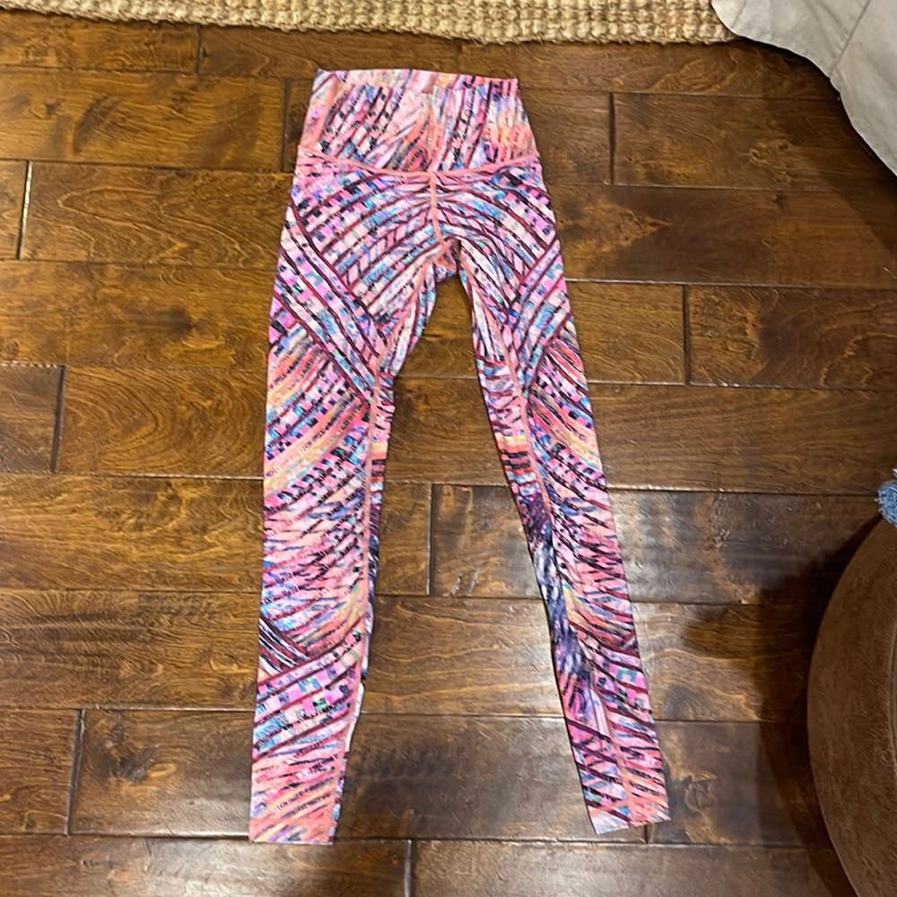 Lululemon Wonder under high rise size 4